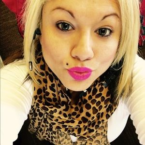 Meet your Posher, Malissa